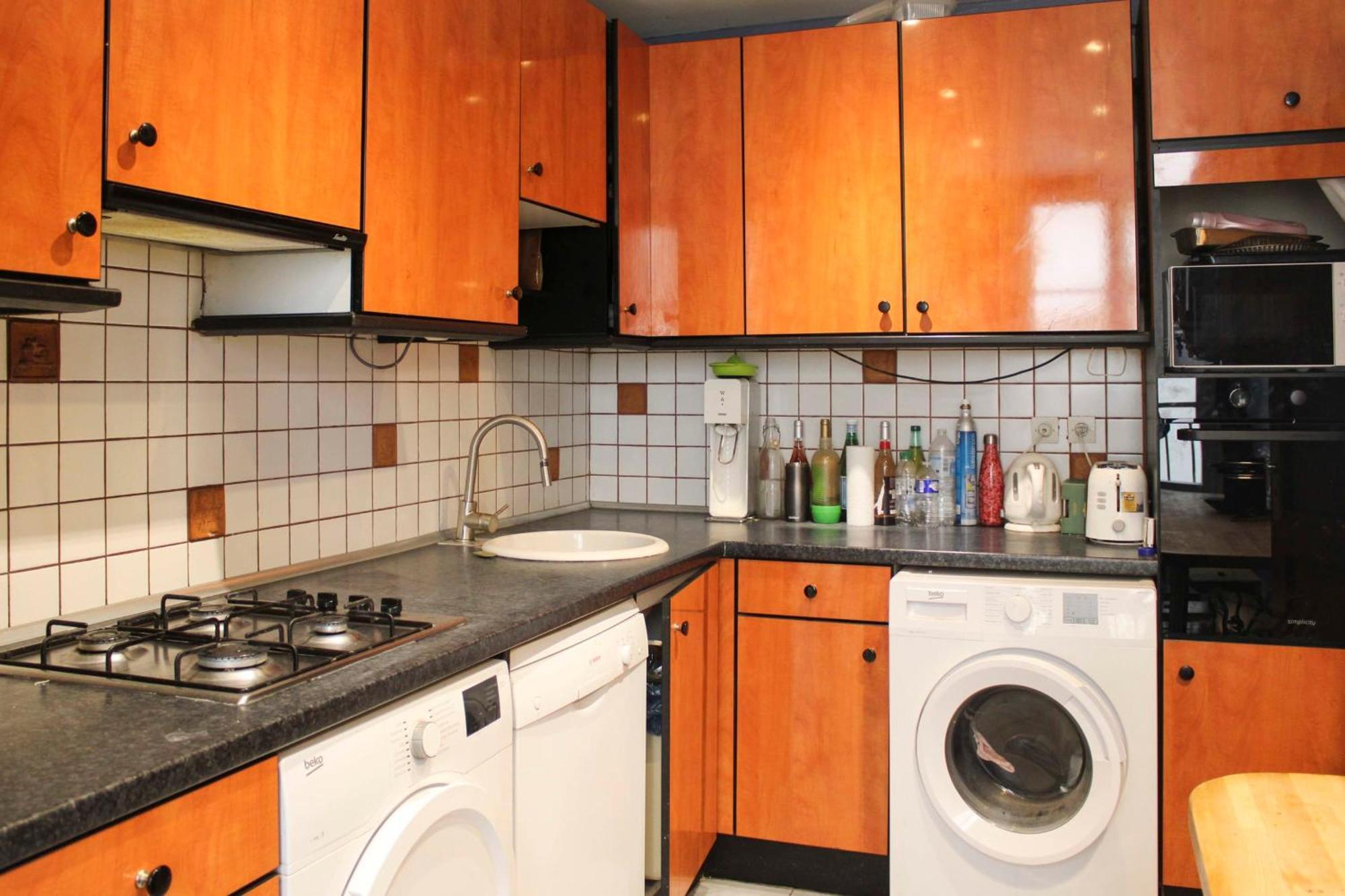 Spacious Duplex In The Heart Of Apartment